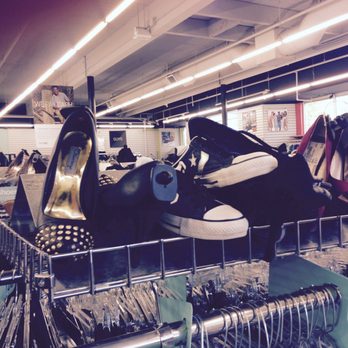 Plato's Closet - Accessories Near Me - Anchorage, Alaska