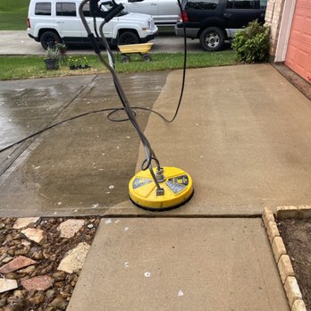 Austin Kipness - Before and After driveway cleaning - Window Washing Near Me Austin Kipness - Before and After driveway cleaning - Window Washing Near Me