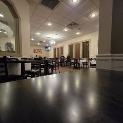 Tally-Ho Restaurant - Cozy atmosphere and servers with personality