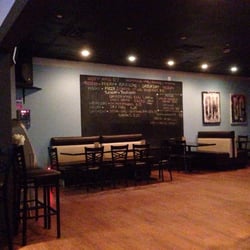 Bones Grill Bar - Decor