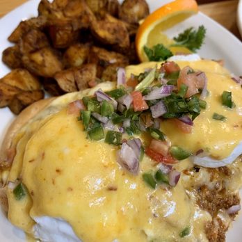 Frida's Breakfast & Lunch - Fundido Benedict - Breakfast & Brunch Near Me - Evanston, Illinois Frida's Breakfast & Lunch - Fundido Benedict - Breakfast & Brunch Near Me - Evanston, Illinois