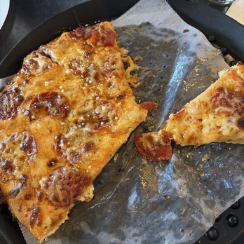 Distant Brewing - Hot honey pepperoni - Breweries Near Me - Mammoth Lakes, California Distant Brewing - Hot honey pepperoni - Breweries Near Me - Mammoth Lakes, California