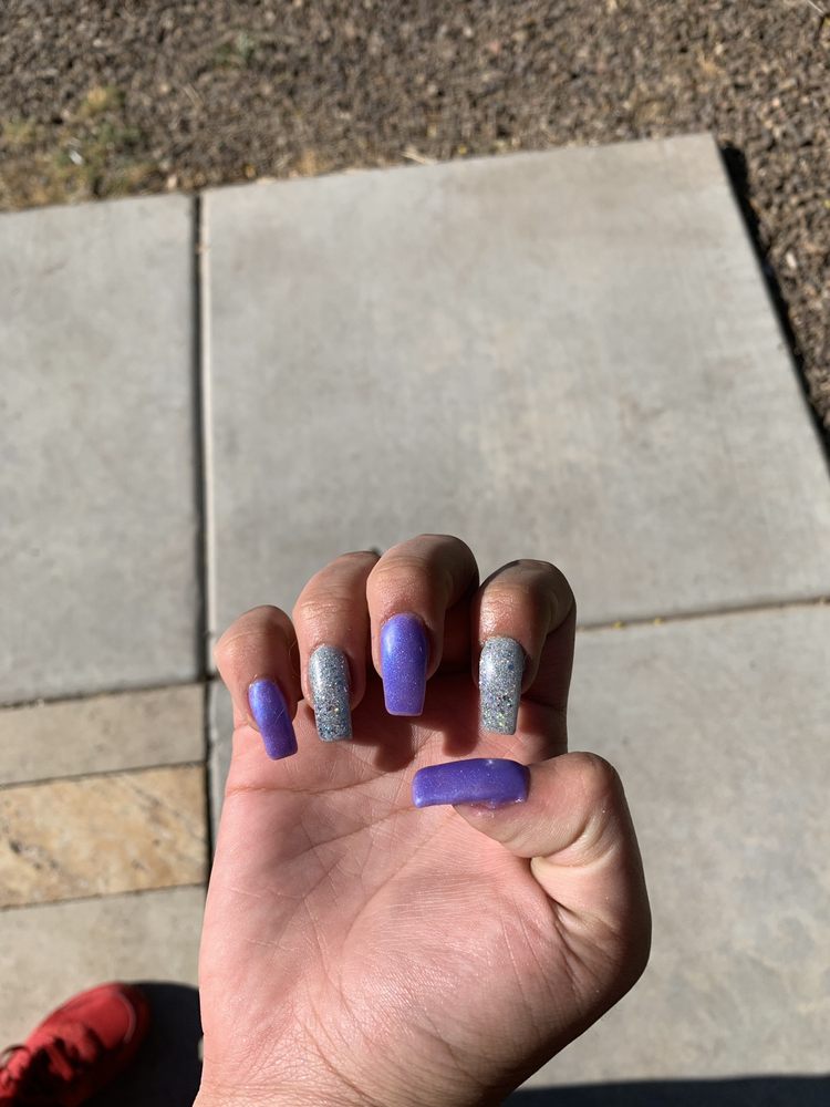Stefs Sparkly nails Logo