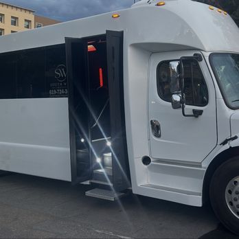 Southwest Limousines - Limos Near Me - Lakeside, California Southwest Limousines - Limos Near Me - Lakeside, California