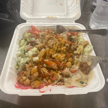 Momi's Kitchen - Chicken Kabob platter - Mediterranean Near Me - Waldorf, Maryland Momi's Kitchen - Chicken Kabob platter - Mediterranean Near Me - Waldorf, Maryland