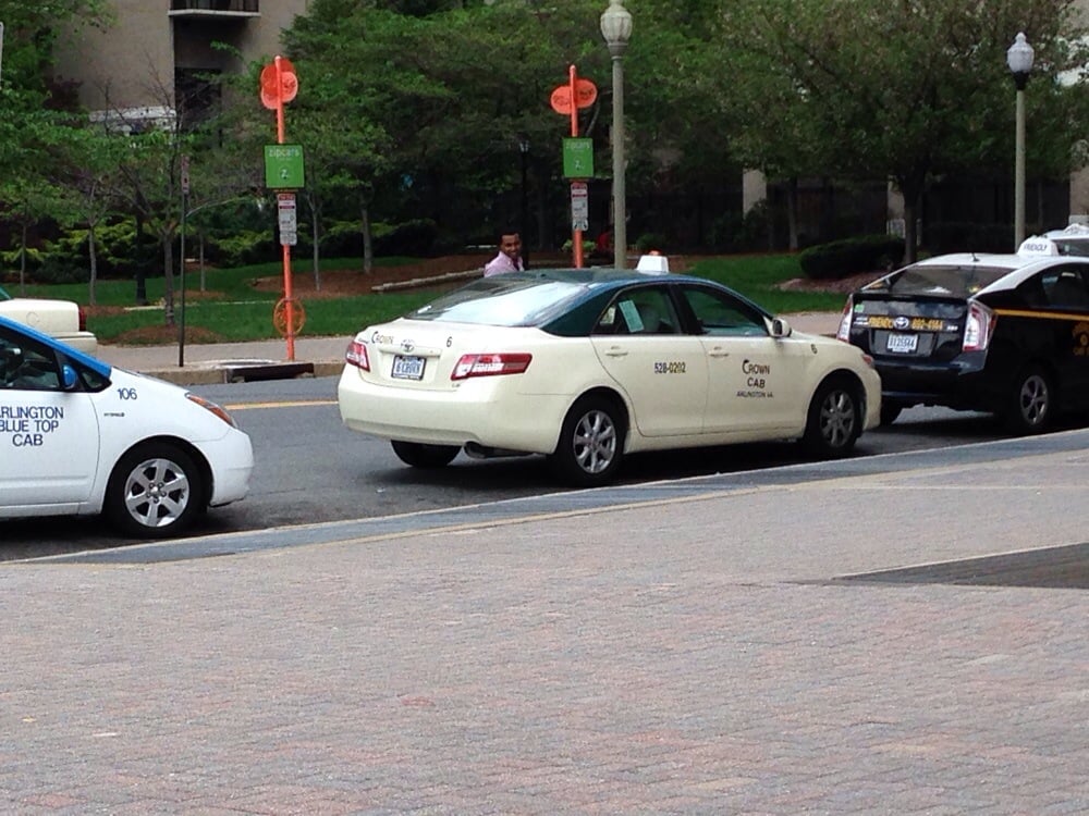 CROWN CAB Updated October 2024 2324 N Dinwiddie St, Arlington