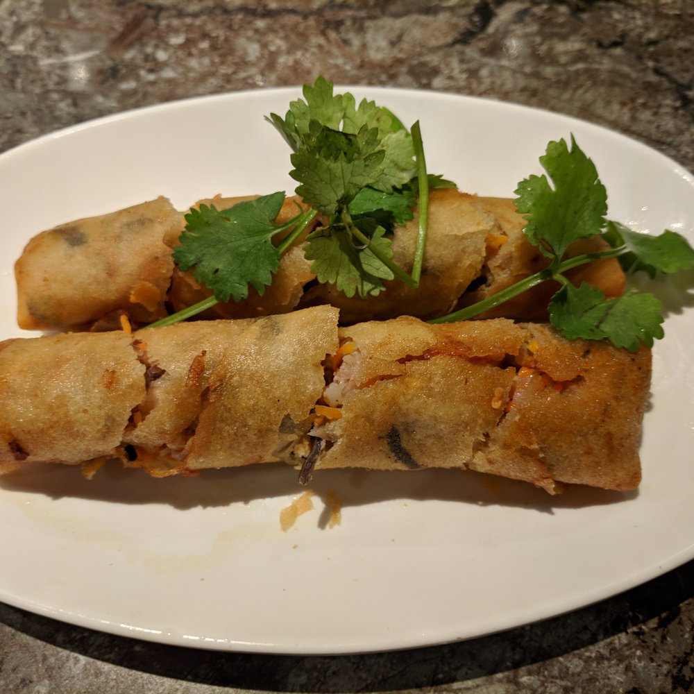 Que Ling Restaurant - Deep fried spring rolls ($3.50 plus tax). - Vietnamese Near Me - Toronto, Ontario Que Ling Restaurant - Deep fried spring rolls ($3.50 plus tax). - Vietnamese Near Me - Toronto, Ontario