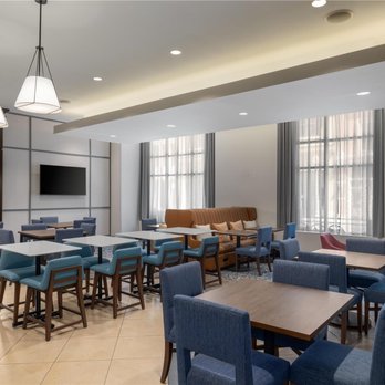 Hampton Inn & Suites Roanoke-Downtown - Breakfast Area - Hotels Near Me - Roanoke, Virginia Hampton Inn & Suites Roanoke-Downtown - Breakfast Area - Hotels Near Me - Roanoke, Virginia