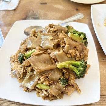 Monsoon Thai Cuisine - 92. Pad Se-ew Noodle Lunch - Thai Near Me - Portland, Oregon Monsoon Thai Cuisine - 92. Pad Se-ew Noodle Lunch - Thai Near Me - Portland, Oregon