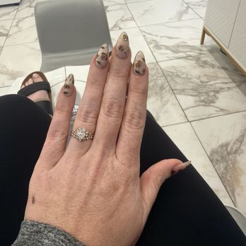 Dazz Nails and Spa - Nail Salons Near Me - Placentia, California