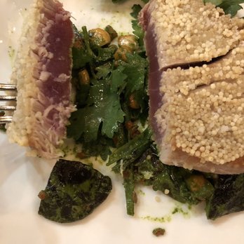 Alobar Yorkville - Tuna main. - Bars Near Me - Toronto, Ontario