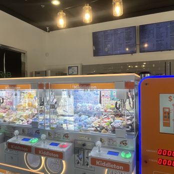 R&B Tea - Crane games! - Bubble Tea Near Me - Rosemead, California