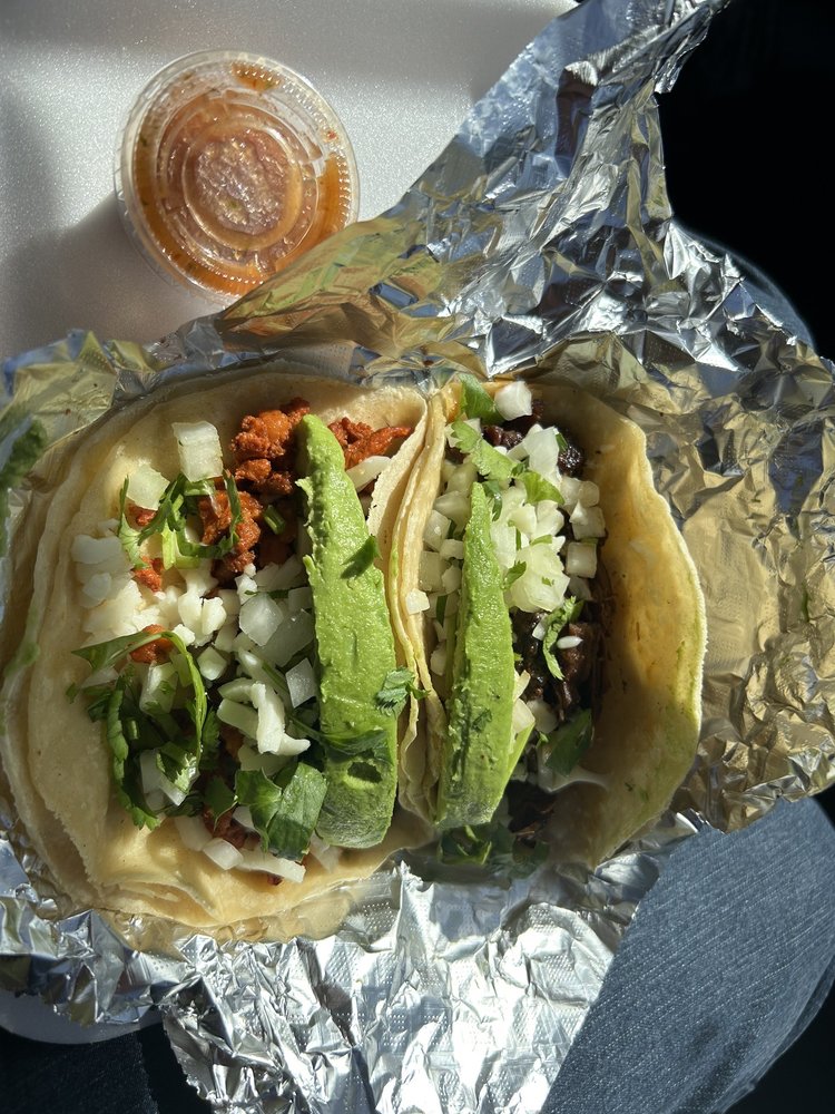 Elias Reyes Taqueria Logo