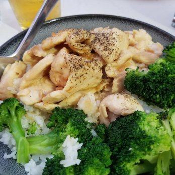 Jetta Thai Express - Garlic pepper chicken with broccoli, yummy with soy and chili. - Thai Near Me - El Segundo, California Jetta Thai Express - Garlic pepper chicken with broccoli, yummy with soy and chili. - Thai Near Me - El Segundo, California