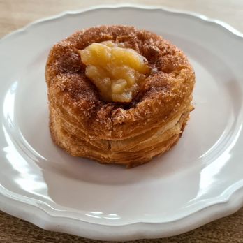 Royal Donuts - Apfelmus Cronut - Donuts Near Me - Hamburg, HH