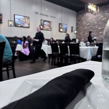 Poppys Italiano - Interior photo - Italian Near Me - St. Augustine, Florida Poppys Italiano - Interior photo - Italian Near Me - St. Augustine, Florida