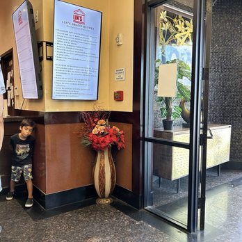 Lin's Grand Buffet - Front entrance - Buffets Near Me - Tucson, Arizona