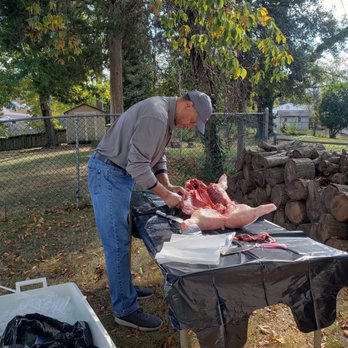 Stryker Farm - Preparing the pig - Farmers Market Near Me - Wind Gap, Pennsylvania