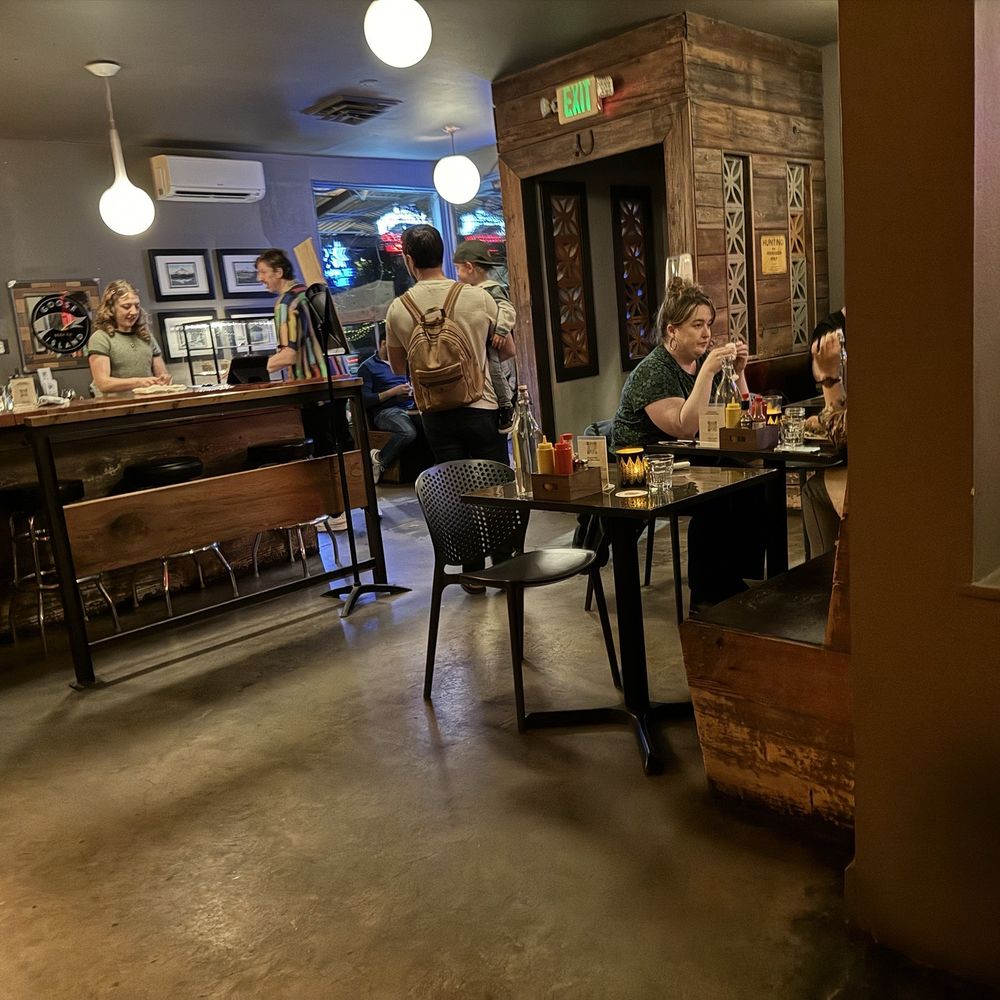 Oak - Interior - Burgers Near Me - Seattle, Washington Oak - Interior - Burgers Near Me - Seattle, Washington