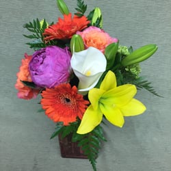 A bright and vivid mixed floral bouquet.