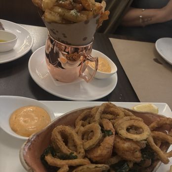 Da Claudio - Calamari, seafood pasta - Italian Near Me - New York, New York