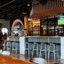 Restaurant bar