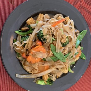 Thai Koon Kitchen - Pad See Ewe - Thai Near Me - West Chester, Ohio Thai Koon Kitchen - Pad See Ewe - Thai Near Me - West Chester, Ohio