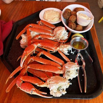 Claws Seafood House - Rehoboth Beach - Snow crab special, hush puppies, mashed potatoes. - Seafood Near Me - Rehoboth Beach, Delaware