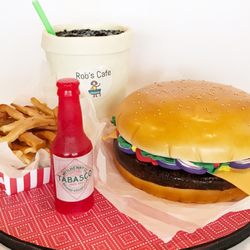 Cotton Cakery - Hamburger cake with cake drink, fries and edible sugar bottle
