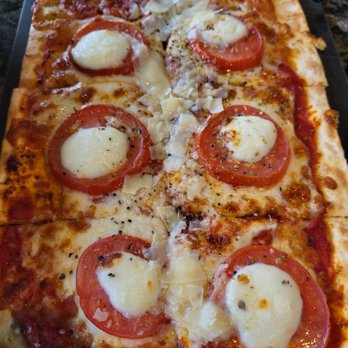 Topgolf - Margarita pizza - Golf Near Me - Schaumburg, Illinois