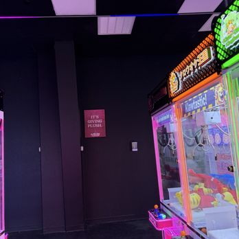 Klaw-Oke Kingdom - Arcades Near Me - Pearland, Texas