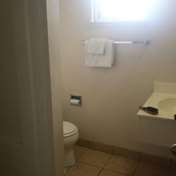 Capri Motel - Good size bathroom with standing shower and open/close window with an ocean breeze - Hotels Near Me - Santa Cruz, California Capri Motel - Good size bathroom with standing shower and open/close window with an ocean breeze - Hotels Near Me - Santa Cruz, California