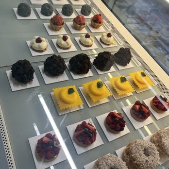 Pastelería Hofmann - Dessert selection - Desserts Near Me - Barcelona, B Pastelería Hofmann - Dessert selection - Desserts Near Me - Barcelona, B