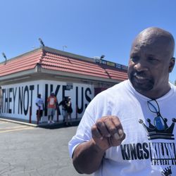 LA Hood Life Tour - Big Mike story telling! He's a gifted storyteller with a memory! Dang has he got a memory for names places and dates! Impressive