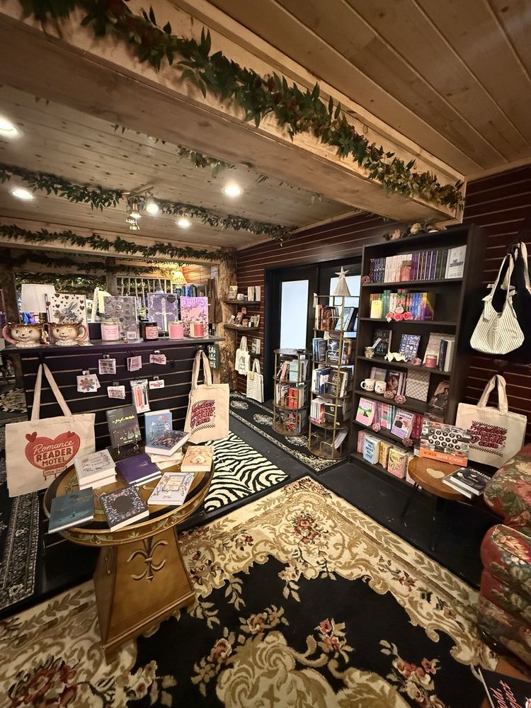 Reigning Pages Book Shoppe