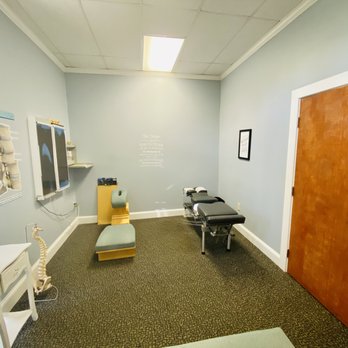 Spine Chiropractic - The adjusting room - Chiropractors Near Me - Denver, North Carolina Spine Chiropractic - The adjusting room - Chiropractors Near Me - Denver, North Carolina