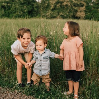 Cooper Mountain Nature Park - Family photo session shot by me / @thedoubleshotproject - Parks Near Me - Beaverton, Oregon