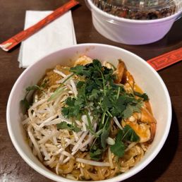 Shrimp padthai Shrimp padthai