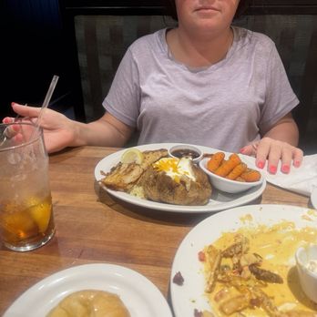Cheddar's Scratch Kitchen - American Near Me - Chattanooga, Tennessee