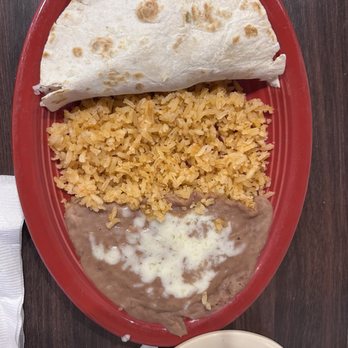 El Toro Mexican Restaurant - One beef taco beans and rice - Mexican Near Me - Sallisaw, Oklahoma