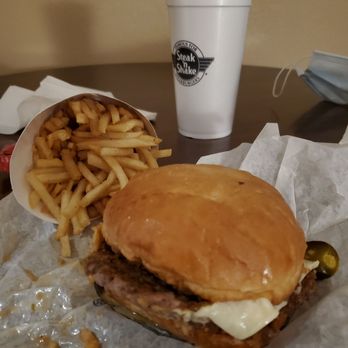 Steak ’n Shake - Hot food....jalopeno burger with fries. Excellent. - Burgers Near Me - Las Vegas, Nevada Steak ’n Shake - Hot food....jalopeno burger with fries. Excellent. - Burgers Near Me - Las Vegas, Nevada