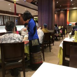 金不換泰國餐廳 - View from table near window looking opposite Harbor.