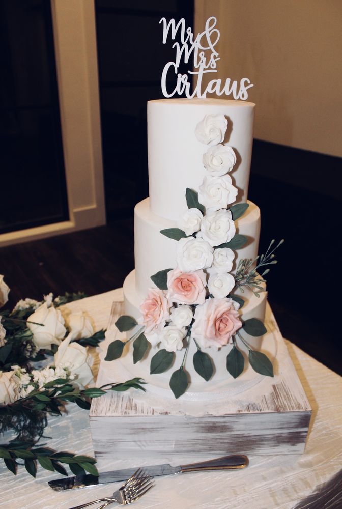 JOYCE CAKE BAKE SHOP Updated August 2024 98 Photos & 13 Reviews 30711 Keeneland Dr, Fair