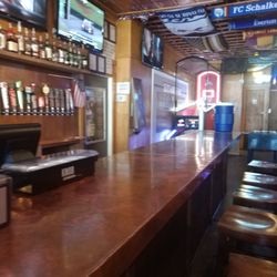 Draft Picks - Excellent selection of beers. Good service.