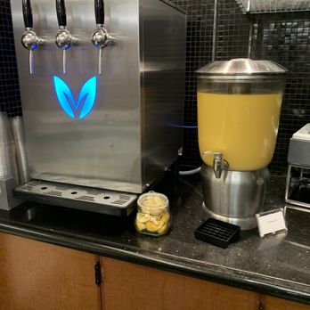 Delta Sky Club North - Water machine and OJ - Airport Lounges Near Me - Romulus, Michigan