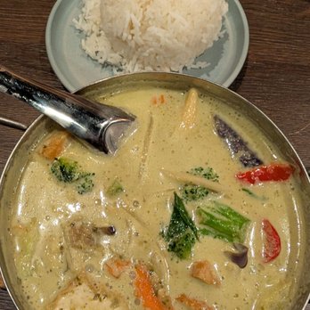 Time Thai Kitchen - Green curry with tofu and veggies - Thai Near Me - Livermore, California Time Thai Kitchen - Green curry with tofu and veggies - Thai Near Me - Livermore, California