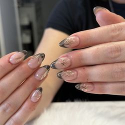 La Jolie Nails & Spa