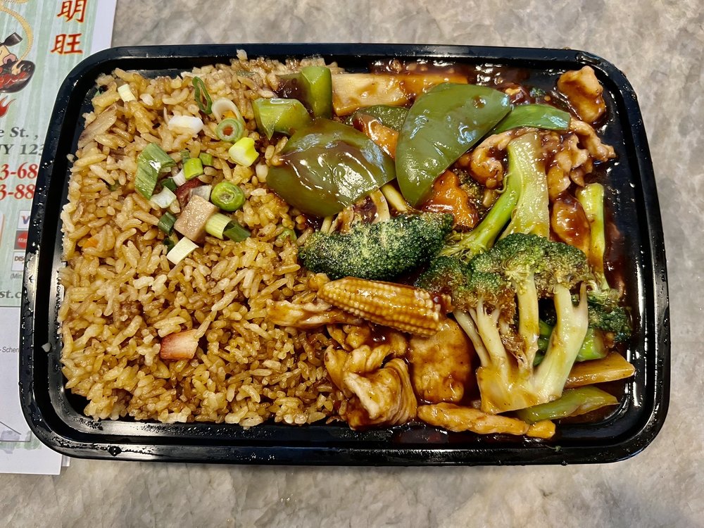 MINGS Updated November 2024 17 Photos & 28 Reviews 1888 State St