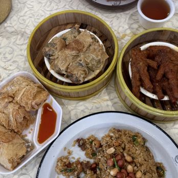 Cheung Hing Restaurant - A few dishes - Dim Sum Near Me - San Francisco, California Cheung Hing Restaurant - A few dishes - Dim Sum Near Me - San Francisco, California