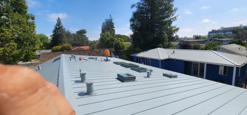 Slide of Julio & Family Roofing